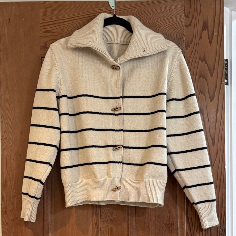 Dazy Beige Knit Sweater Size Small